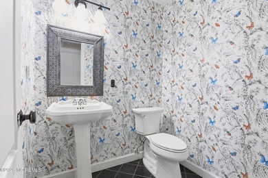 Beautiful Home in the Highly desirable Silverton Area on a - photo 10