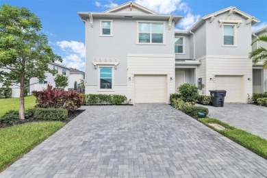 Lake Townhome/Townhouse For Sale in Lake Worth, Florida
