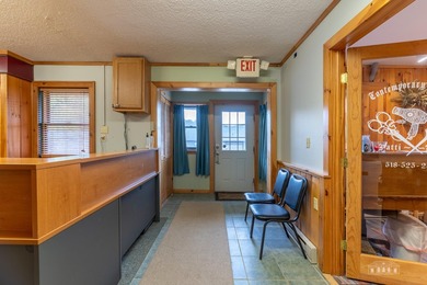 Prime commercial opportunity in a highly visible and easily - photo 4
