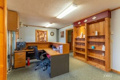 Prime commercial opportunity in a highly visible and easily - photo 5