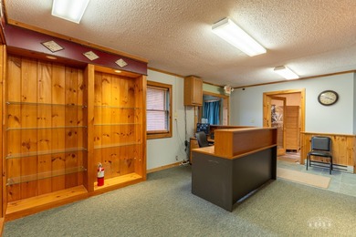 Prime commercial opportunity in a highly visible and easily - photo 7