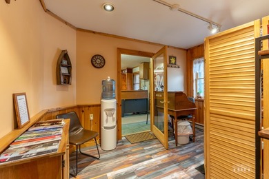 Prime commercial opportunity in a highly visible and easily - photo 9