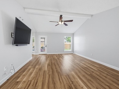1565 Meadowbrook Ct brings together comfort, convenience, and - photo 9