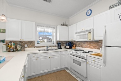 Welcome to 4870 Dahlia Ct, a well-maintained 3BR/2BA condo in - photo 20