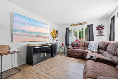 Who says you can't have it all? This 3-bedroom, 2-bath charmer - photo 4