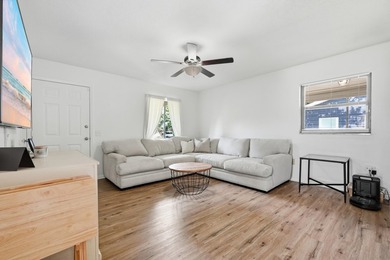 Who says you can't have it all? This 3-bedroom, 2-bath charmer - photo 6