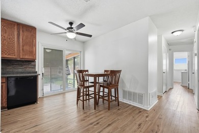 Who says you can't have it all? This 3-bedroom, 2-bath charmer - photo 8