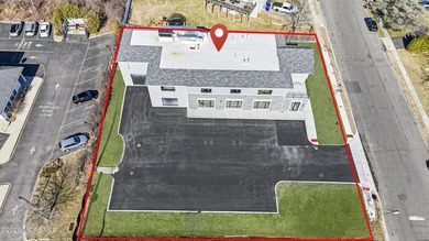 Versatile mixed-use property offering approximately 10,000 sq ft - photo 1
