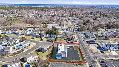 Versatile mixed-use property offering approximately 10,000 sq ft - photo 8