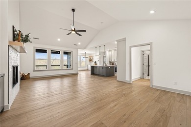 Stunning modern luxury new construction with breathtaking Ozark - photo 19