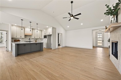 Stunning modern luxury new construction with breathtaking Ozark - photo 20