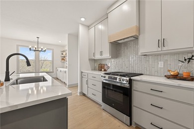 Stunning modern luxury new construction with breathtaking Ozark - photo 21