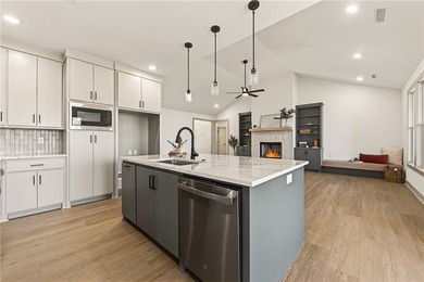 Stunning modern luxury new construction with breathtaking Ozark - photo 23