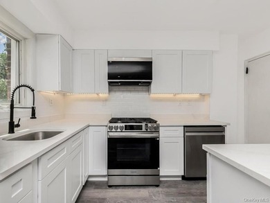 Immaculate Newly Renovated Brick semi attached 1 Family Home - photo 9
