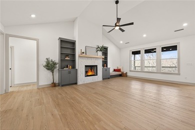 Stunning modern luxury new construction with breathtaking Ozark - photo 42