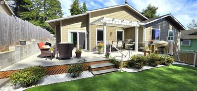 Beautifully maintained single level home featuring vaulted - photo 2