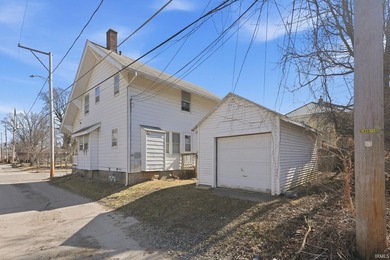 *Great investment opportunity with this well-maintained duplex - photo 5