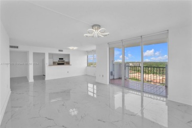 Gorgeous 2bed 2 bath corner unit in Aventura. Lots of space and