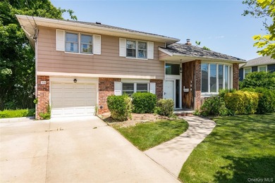 Opportunity awaits in this classic Massapequa Park split-level - photo 3