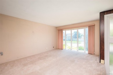 Opportunity awaits in this classic Massapequa Park split-level - photo 6