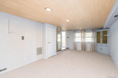Opportunity awaits in this classic Massapequa Park split-level - photo 9