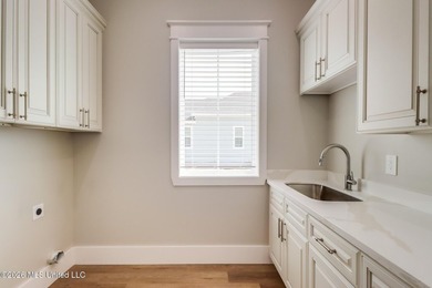 Luxury doesn't have to mean more square footage. This nearly-new - photo 29