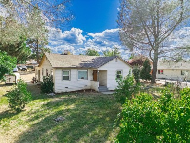 Rogue River Home For Sale in Grants Pass Oregon