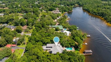 Experience exceptional waterfront living with over 100 feet of - photo 4