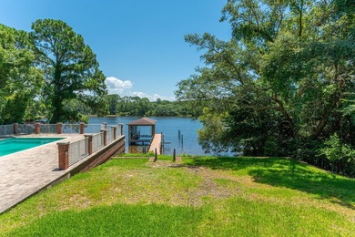 Experience exceptional waterfront living with over 100 feet of - photo 7