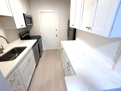IMPERIAL POINT COLLANADES. BEAUTIFULLY RENOVATED 1BR/1.5BA - photo 5