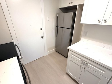 IMPERIAL POINT COLLANADES. BEAUTIFULLY RENOVATED 1BR/1.5BA - photo 7