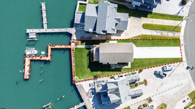 Bayfront boaters' paradise. Welcome to 1411 East Shore - photo 8