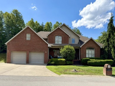 DISTINGUISHED, LOCATION, AND EFFICIENCY! This stately 4 bedroom - photo 1