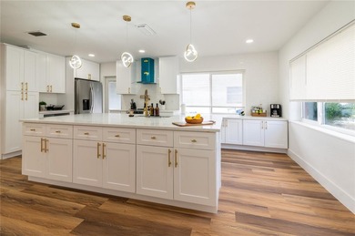 Back on the market with brand new upgrades! This beautifully - photo 11