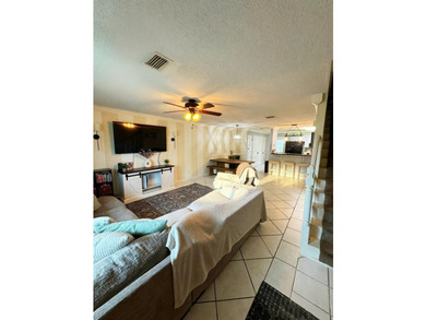 Walk to the beach from this charming 2-bedroom, 2.5-bath - photo 6