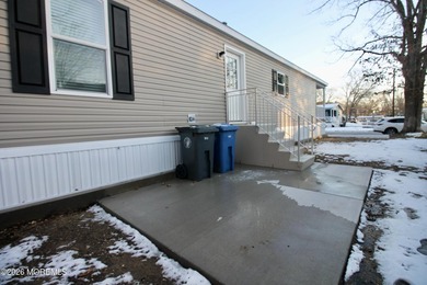 Brand new construction in a well maintained Adult Community, all - photo 36