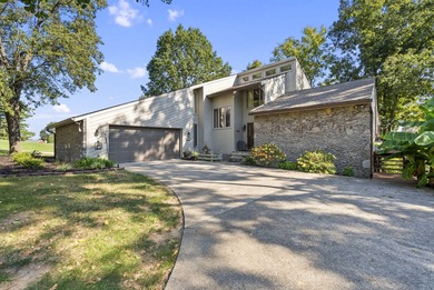 Lake Home For Sale in Harrodsburg, Kentucky