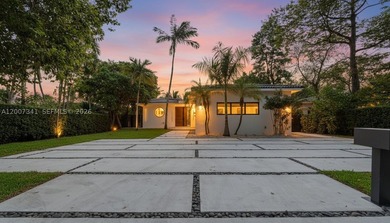 Completely redesigned modern waterfront home in the exclusive - photo 1