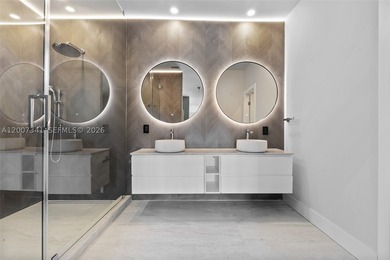 Completely redesigned modern waterfront home in the exclusive - photo 9
