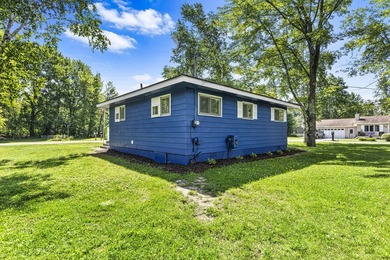 Turnkey, completely remodeled home on a 0.25-acre corner lot in - photo 19