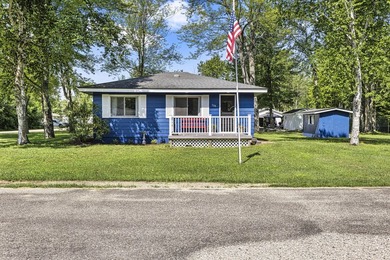 Turnkey, completely remodeled home on a 0.25-acre corner lot in - photo 21