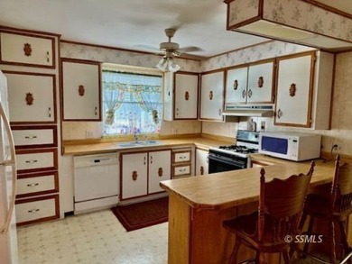 Significant Price Reduction!!! Looking for comfort, space, and - photo 4