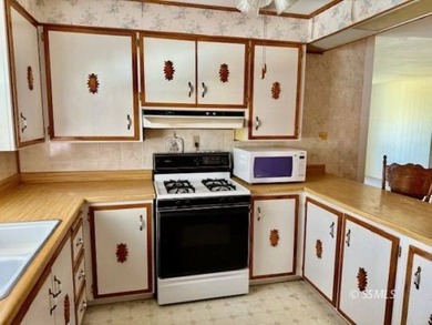 Significant Price Reduction!!! Looking for comfort, space, and - photo 6
