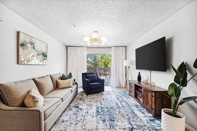 Looking for a turnkey getaway in Destin? This fully furnished - photo 1