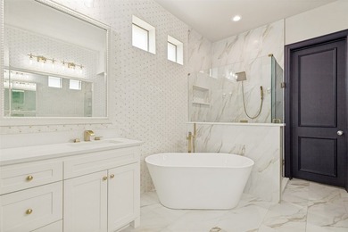 Custom 4300+ sq ft Darling Home on an oversized lot where every - photo 16