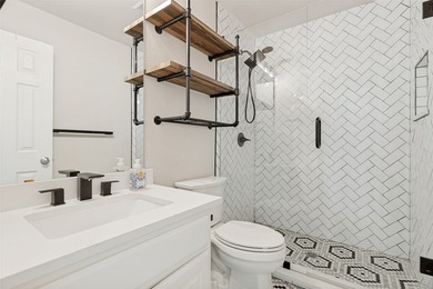 Custom 4300+ sq ft Darling Home on an oversized lot where every - photo 22
