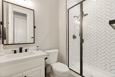 Custom 4300+ sq ft Darling Home on an oversized lot where every - photo 24