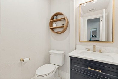 Custom 4300+ sq ft Darling Home on an oversized lot where every - photo 31