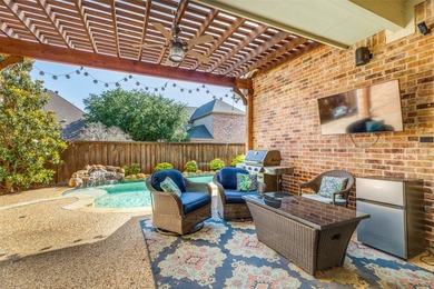 Custom 4300+ sq ft Darling Home on an oversized lot where every - photo 33
