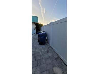 LOCATION, LOCATION, LOCATION! Rare commercial/residential - photo 11
